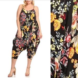 (PLUS) Black Floral Romper